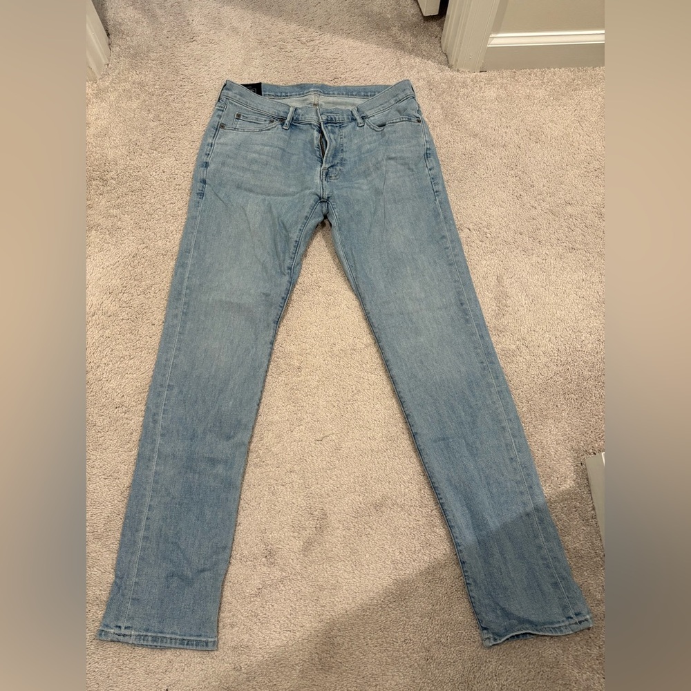 Abercrombie & Fitch Light Blue 32 x 32 Skinny Stretch Jeans